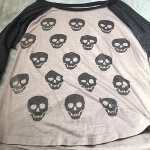 Skull top quarter length sleeve